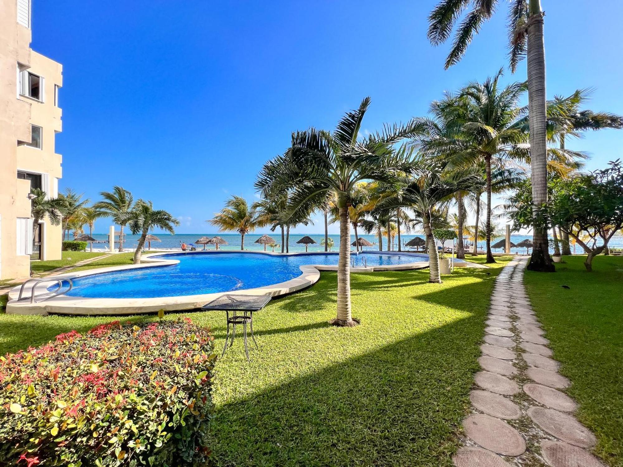 Mar De Cancun, Beautiful 2br 2ba Overlooking Spectacular View!