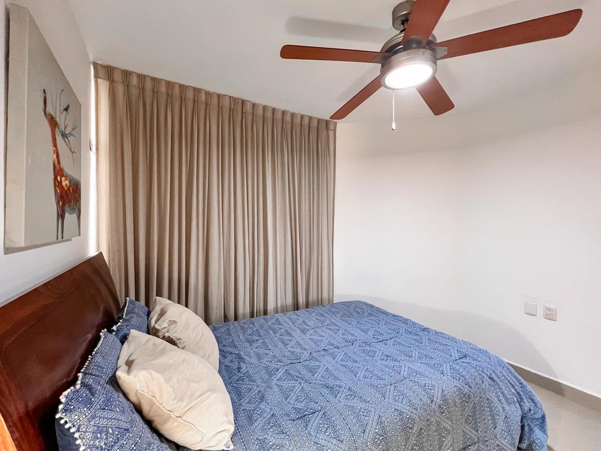 Mar De Cancun, Beautiful 2br 2ba Overlooking Spectacular View! *