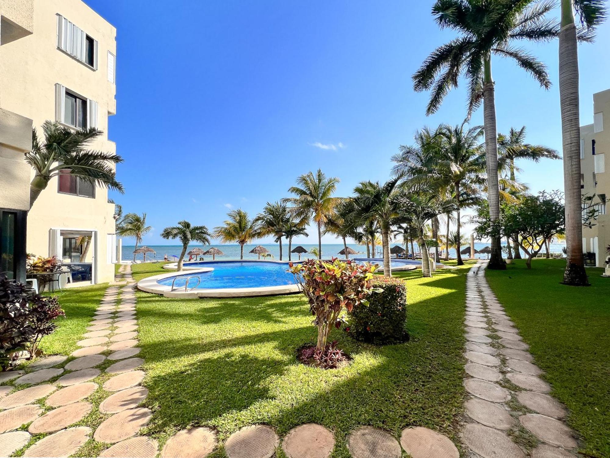 Mar De Cancun, Beautiful 2br 2ba Overlooking Spectacular View!