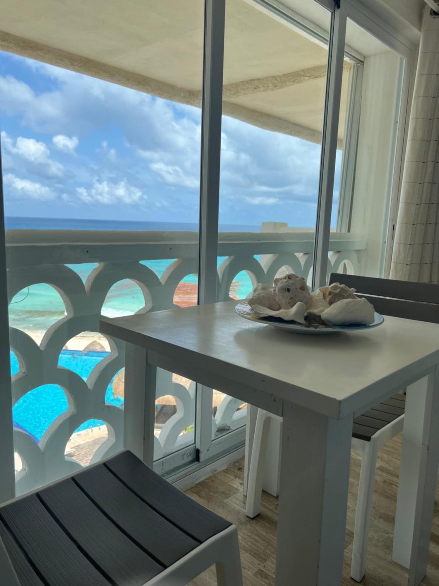 Ova * Cancún