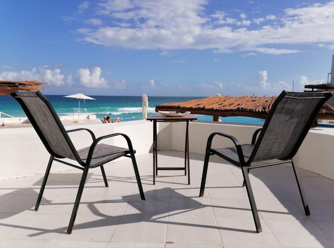Beachfront With Ocean View Apartment *