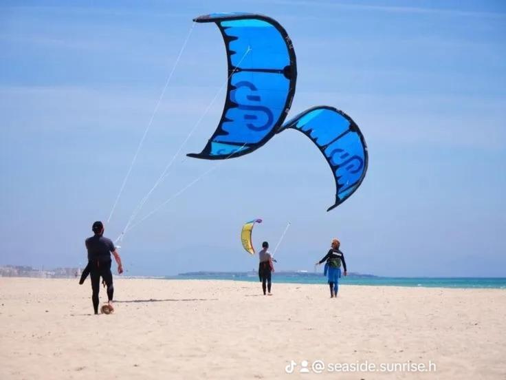On The Surfers Sunrise Haven 3 *