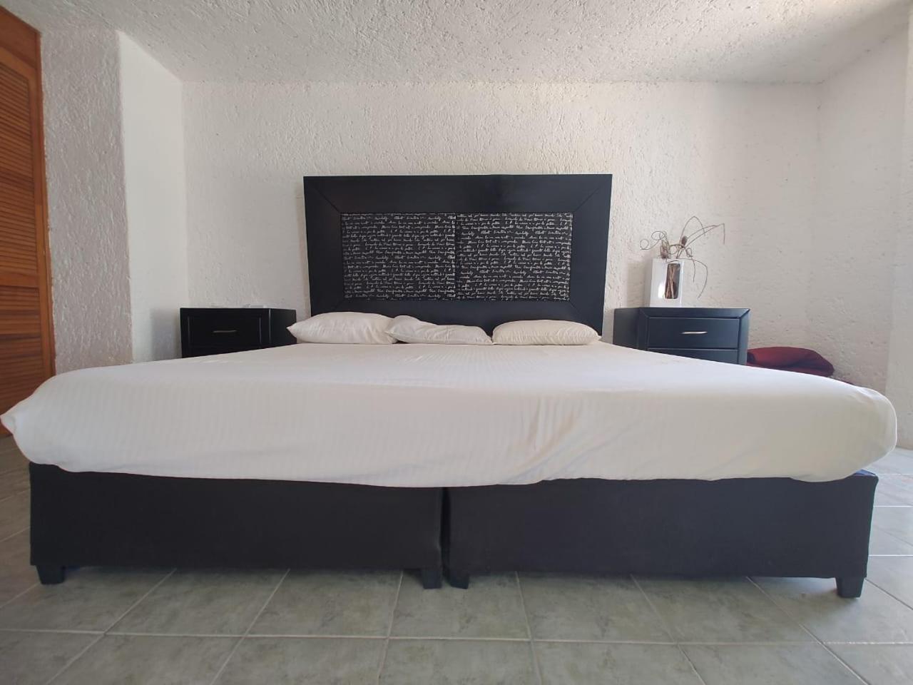 On The Surfers Sunrise Haven 3 Apartment Cancun