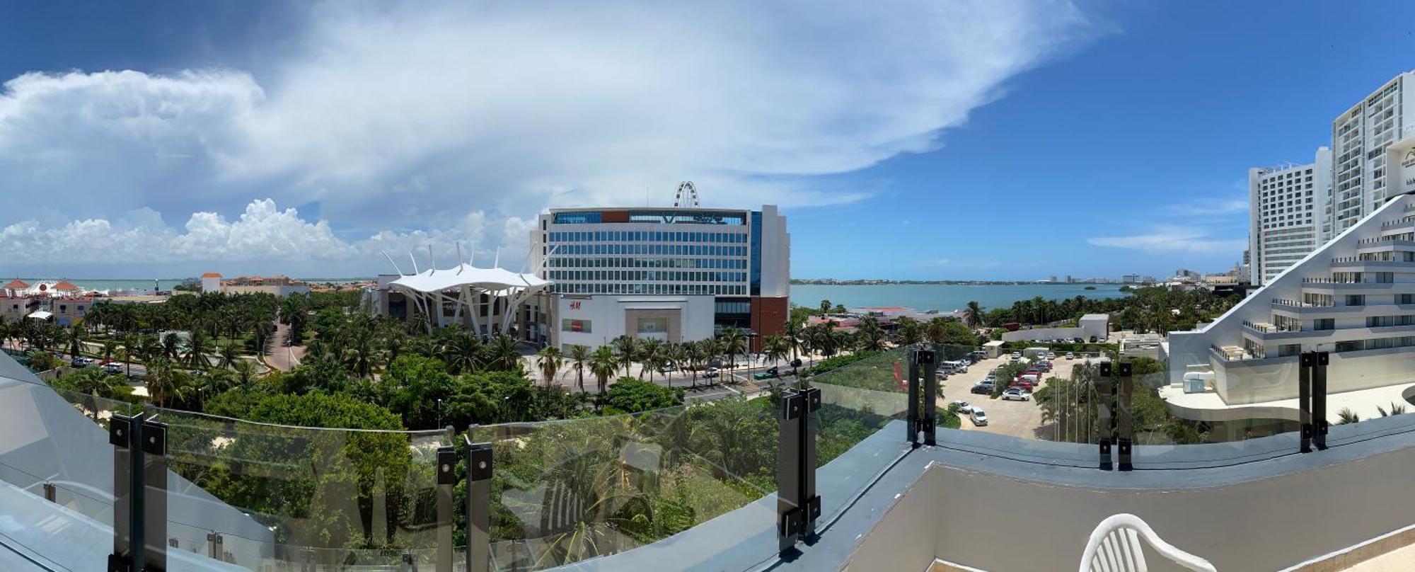 In Ocean Front Apartahotel