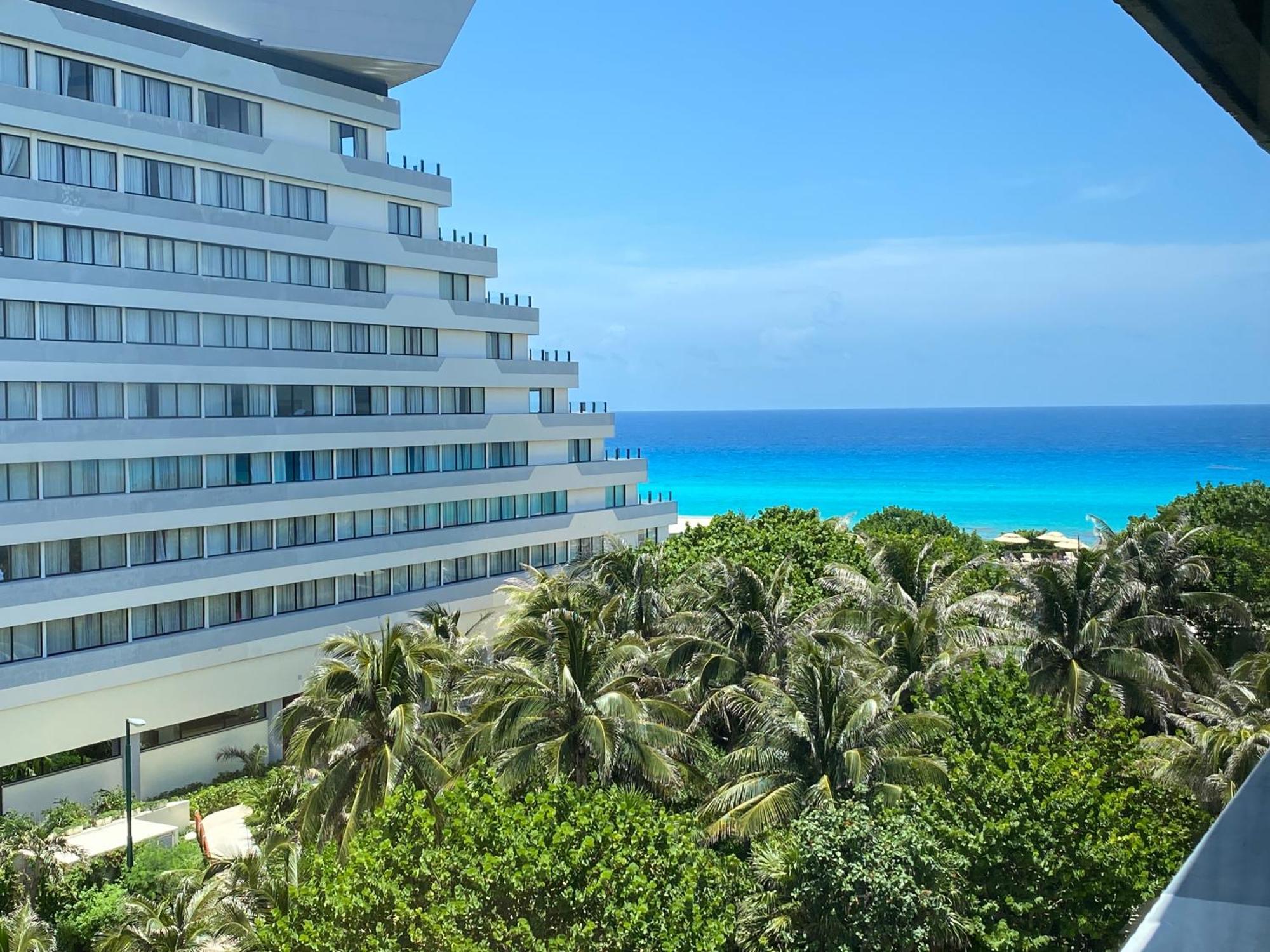 In Ocean Front Apartahotel