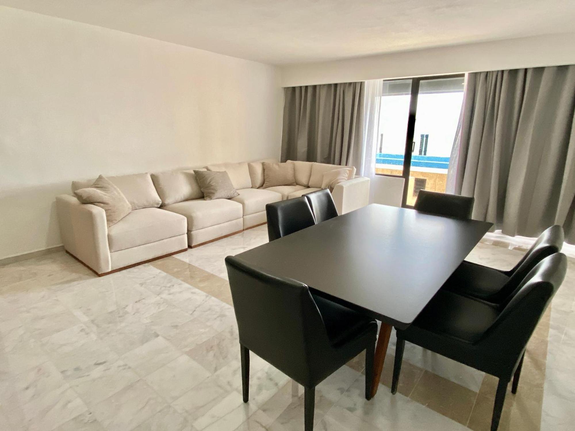 Apartahotel In Ocean Front Cancún