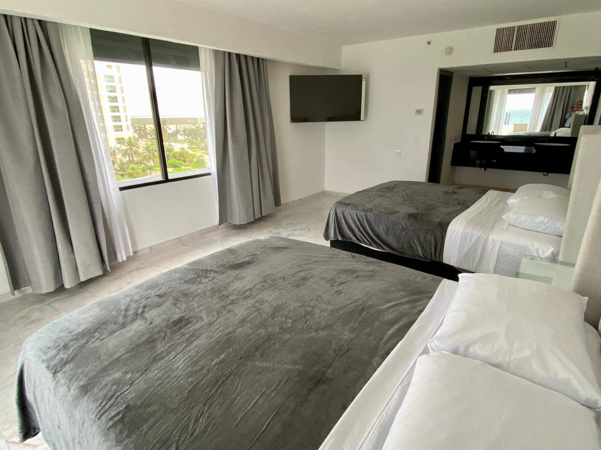 Apartahotel In Ocean Front 3*