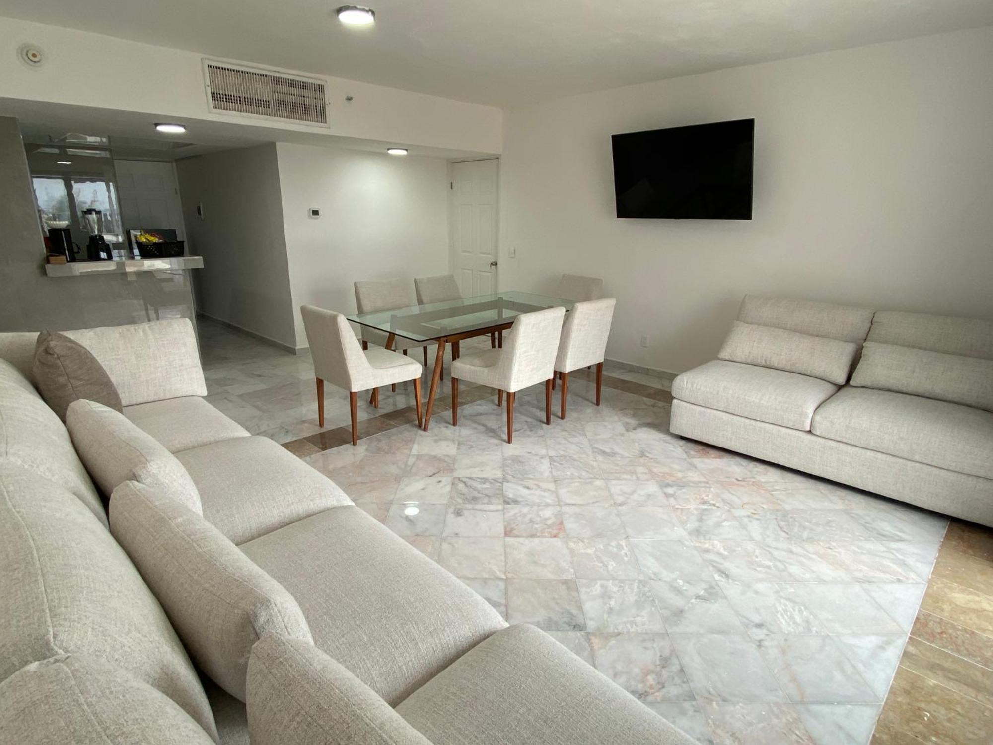 Apartahotel In Ocean Front 3*