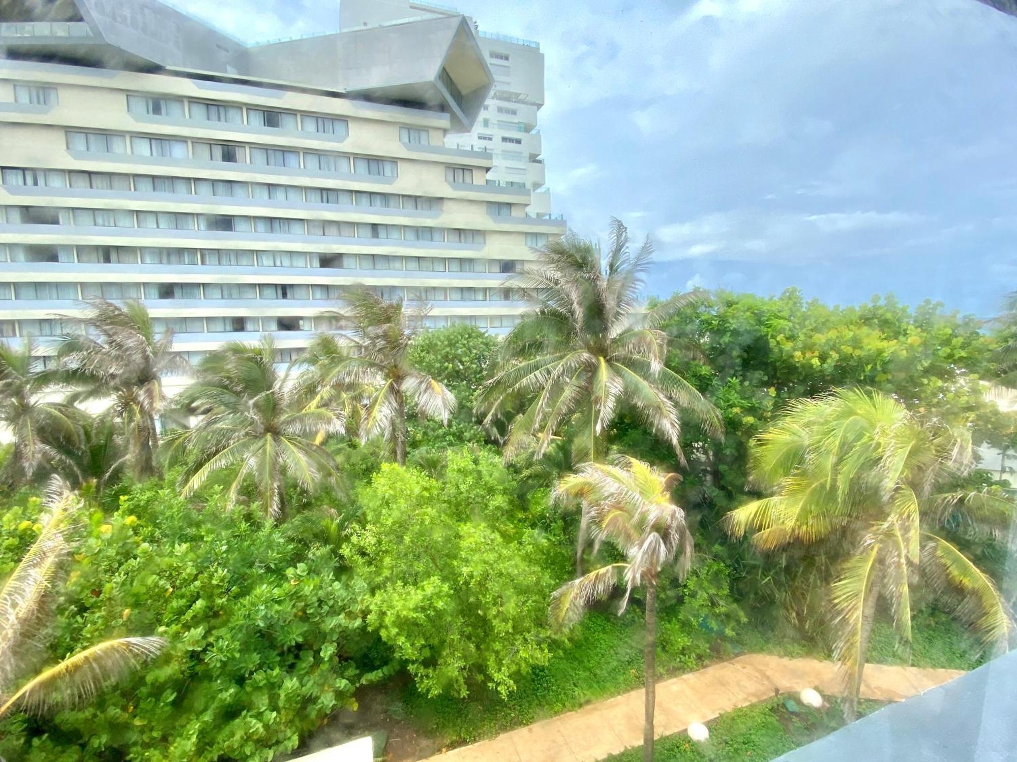 In Ocean Front Apartahotel Cancún