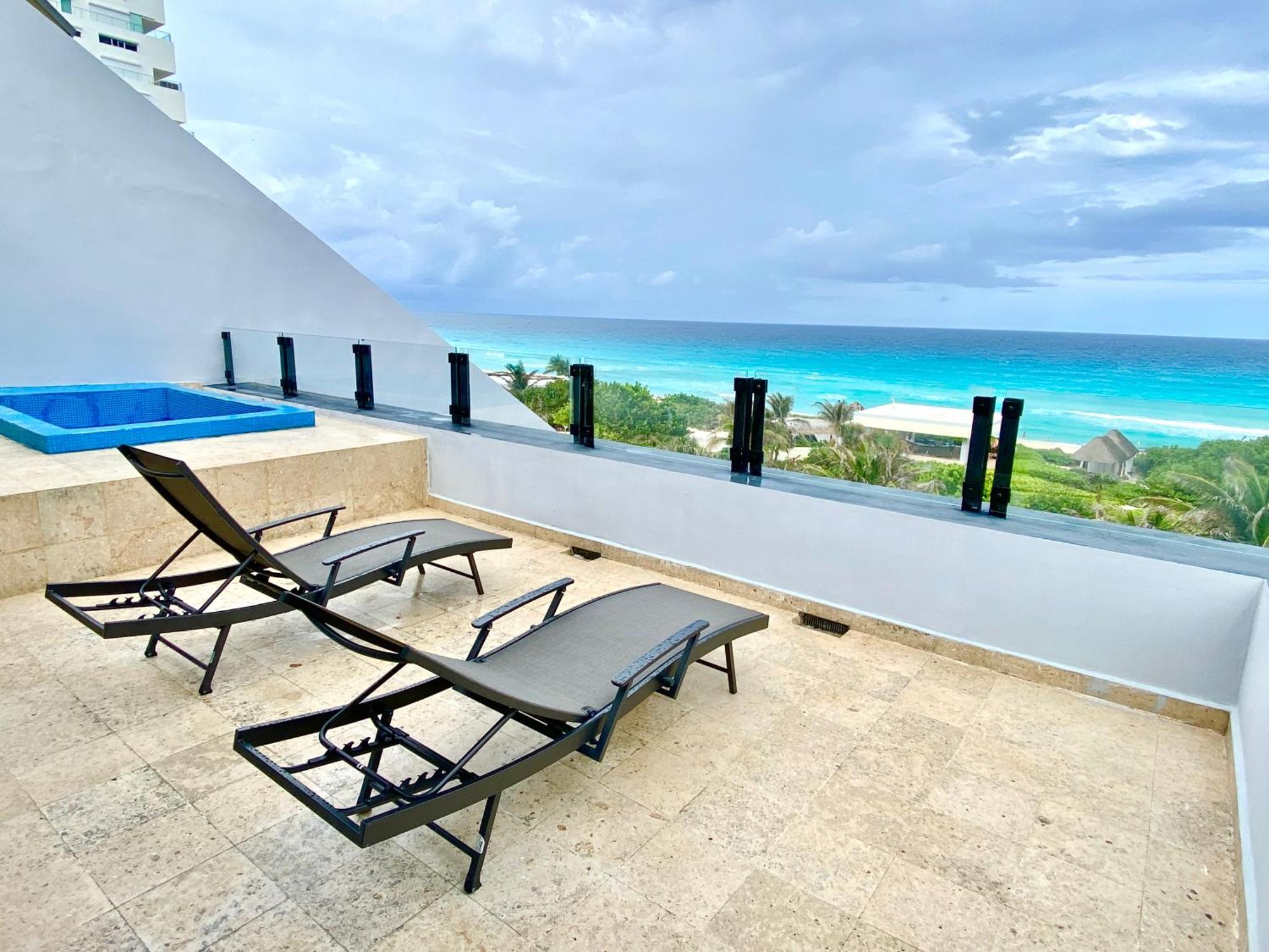 In Ocean Front Apartahotel Cancún