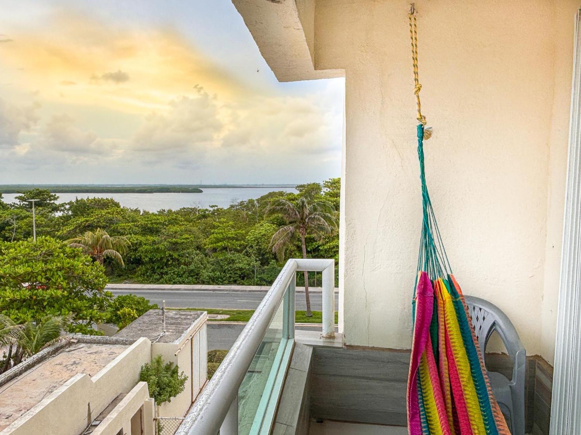 With Balcony Ocean & Lagoon View, Brisas Zone, By & Ocean Apartment Cancun