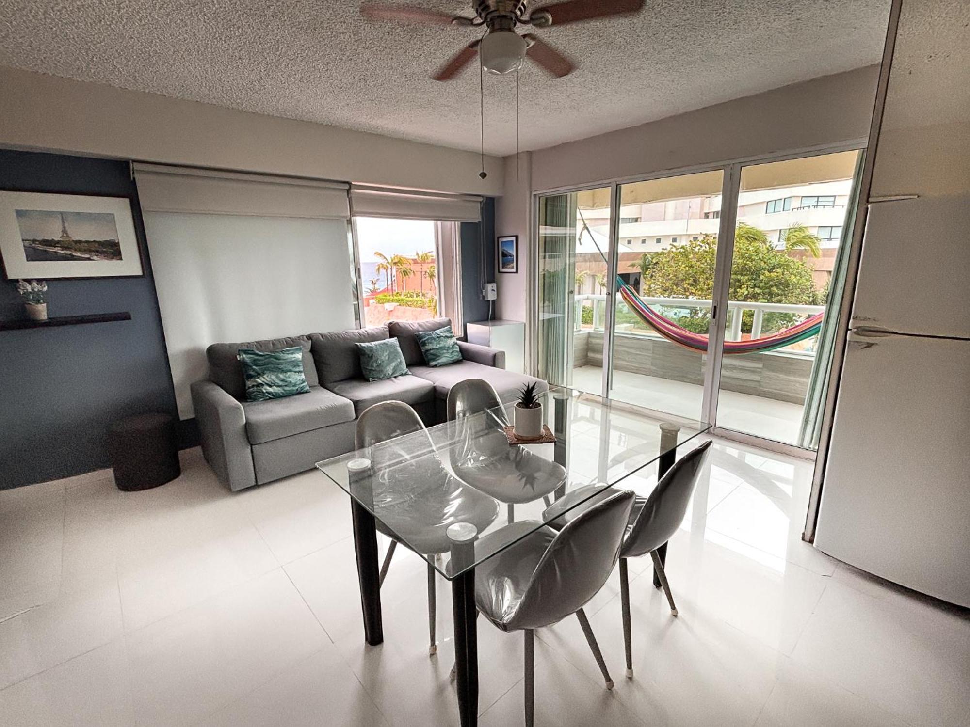 Apartment With Balcony Ocean & Lagoon View, Brisas Zone, By & Ocean *