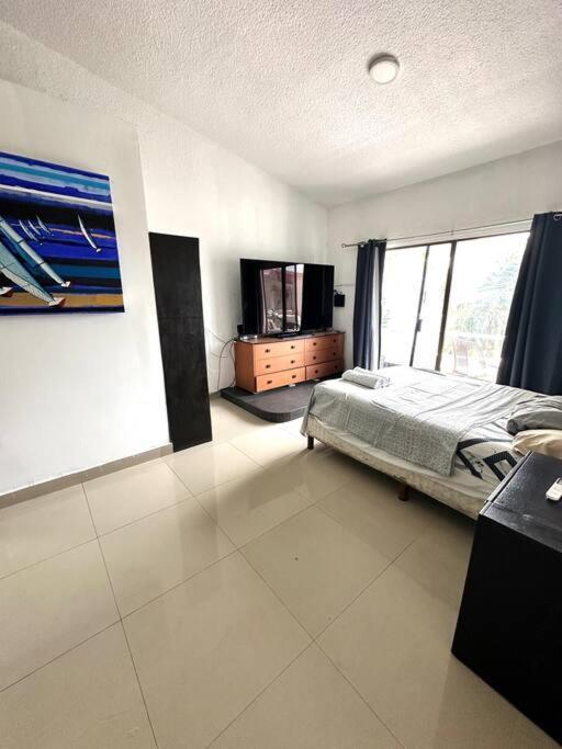 Spacious Two-story In Zone Location, Just 5 Minutes From Nightlife And Tourist Hotspots Apartment