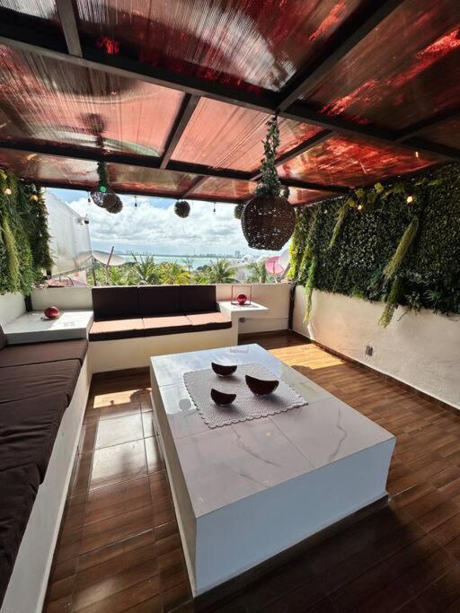 Spacious Two-story In Zone Location, Just 5 Minutes From Nightlife And Tourist Hotspots * Cancun