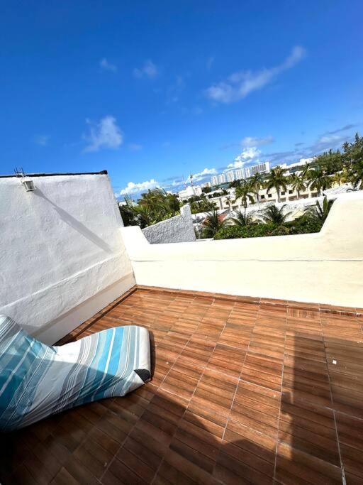 Spacious Two-story In Zone Location, Just 5 Minutes From Nightlife And Tourist Hotspots * Cancun