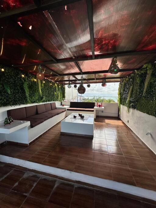 Spacious Two-story In Zone Location, Just 5 Minutes From Nightlife And Tourist Hotspots * Cancun