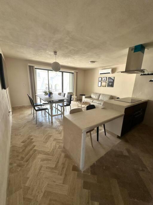 Apartment Luxurious Lagoon-front In Zone Tranquility Meets Elegance Near Attractions And Beaches *