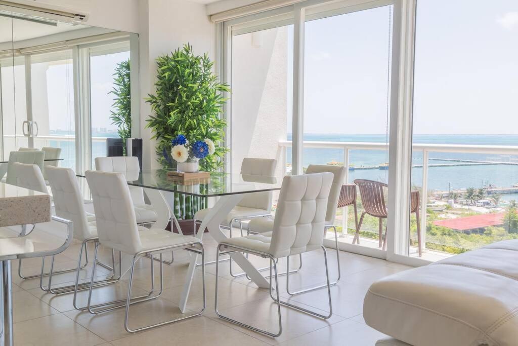 Marina Beachfront 2 Bdr By Casa Paraiso