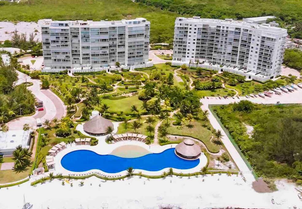 Marina Beachfront 2 Bdr By Casa Paraiso * Cancun
