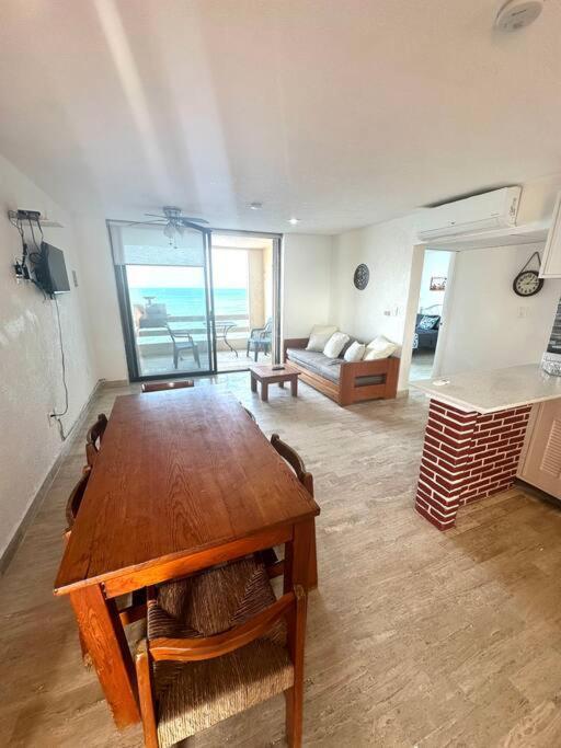 Beautiful Beachfront With Pool Relaxing Getaway Apartment Cancun