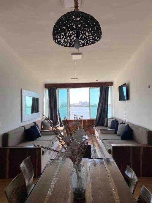 Prime Lagoonfront In Zone - Walk To Beaches & Nightlife