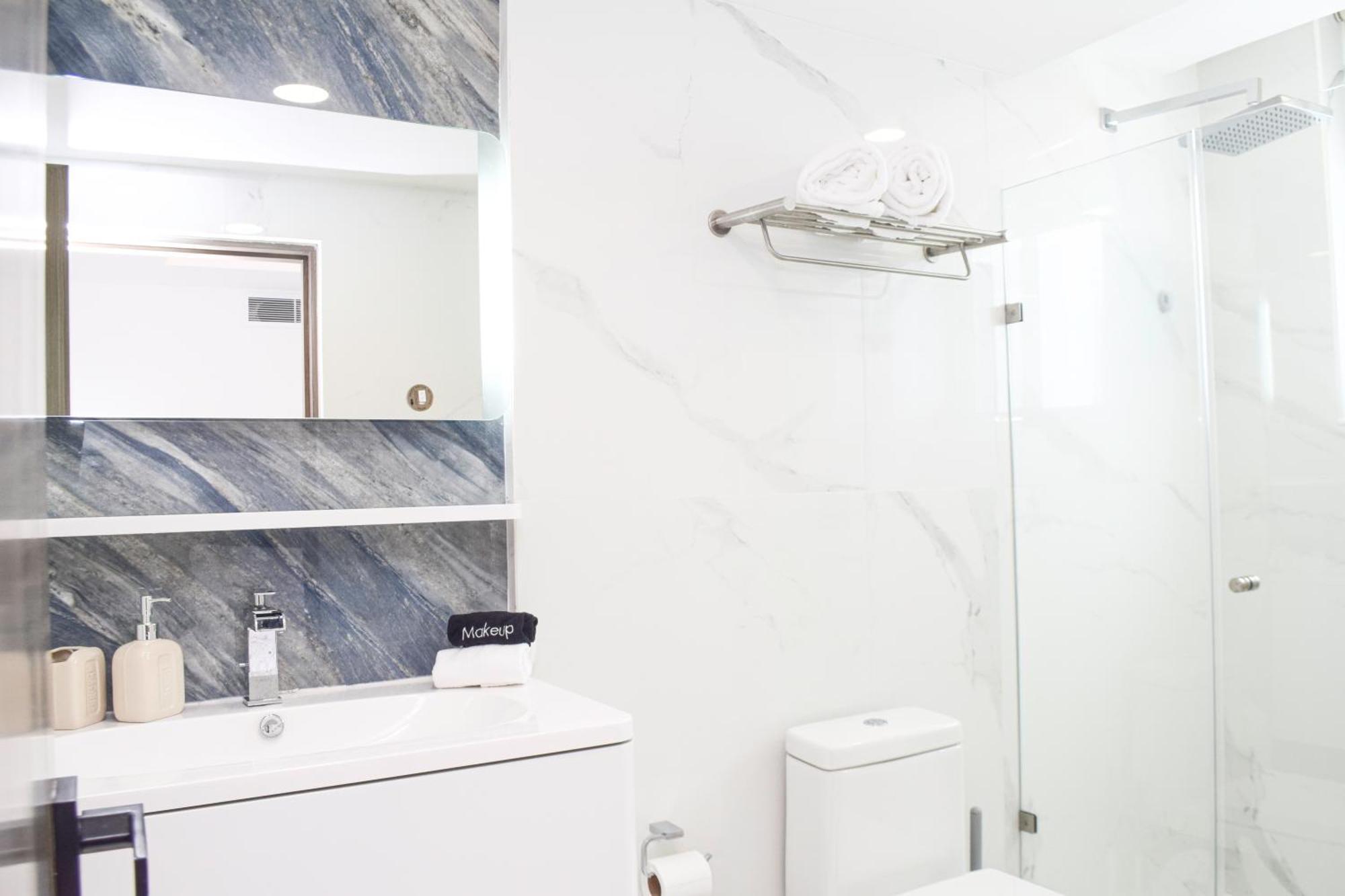 Recien Remodelado Estudio En La Playa, Piscina, Gimnasio, 4d Apartamento