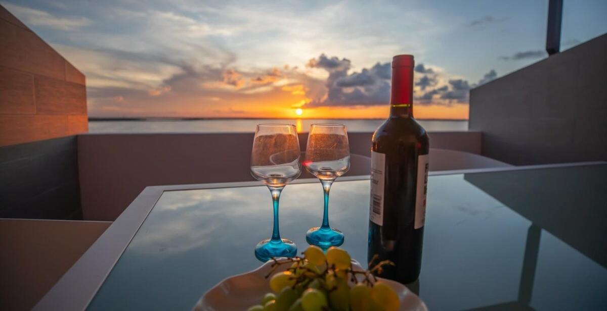 Penthouse Ocean & Lagoon Views, New Listing Apartamento Cancún