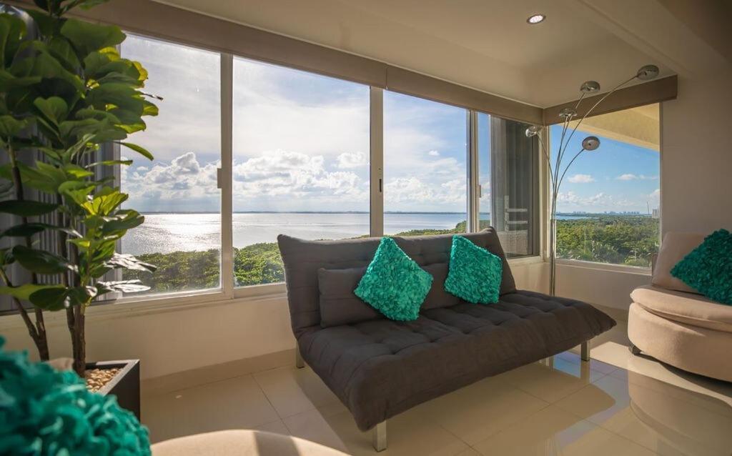 Penthouse Ocean & Lagoon Views, New Listing Cancun