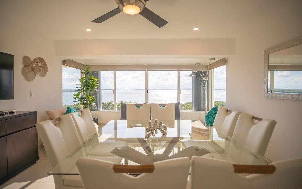 Apartment Penthouse Ocean & Lagoon Views, New Listing