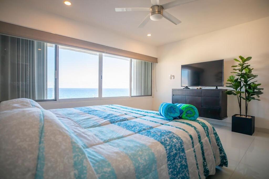 Penthouse Ocean & Lagoon Views, New Listing *