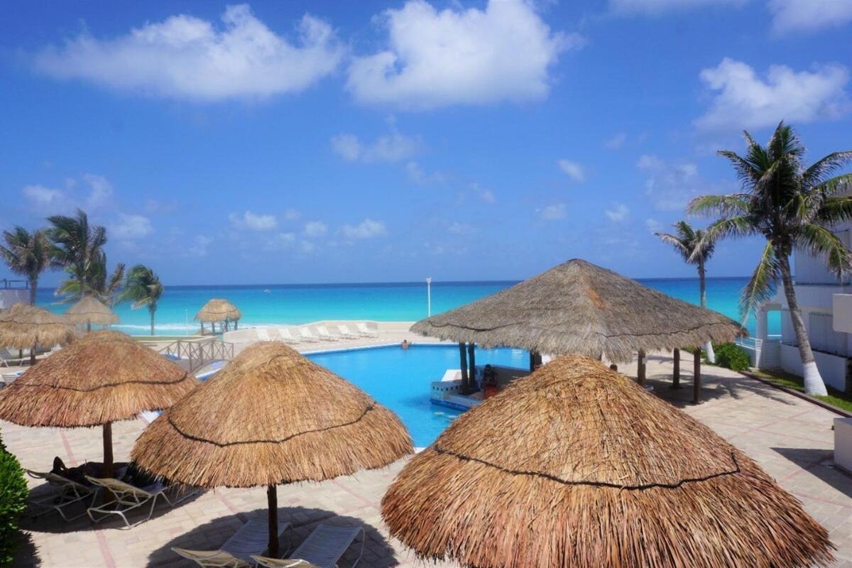 Penthouse Ocean & Lagoon Views, New Listing Apartment