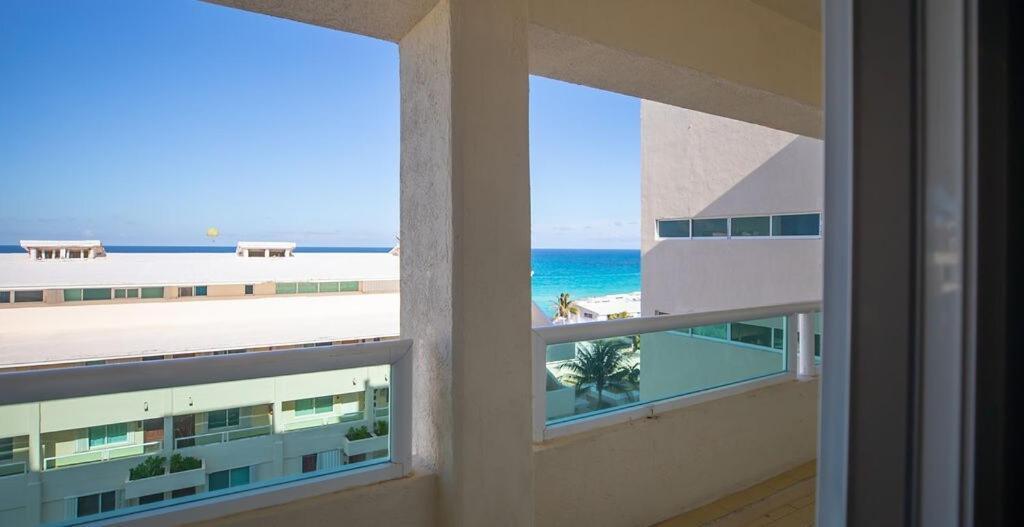 Apartment Penthouse Ocean & Lagoon Views, New Listing