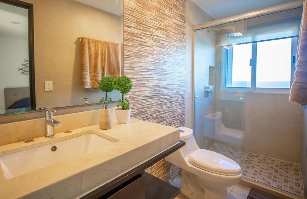 Penthouse Ocean & Lagoon Views, New Listing * Cancun