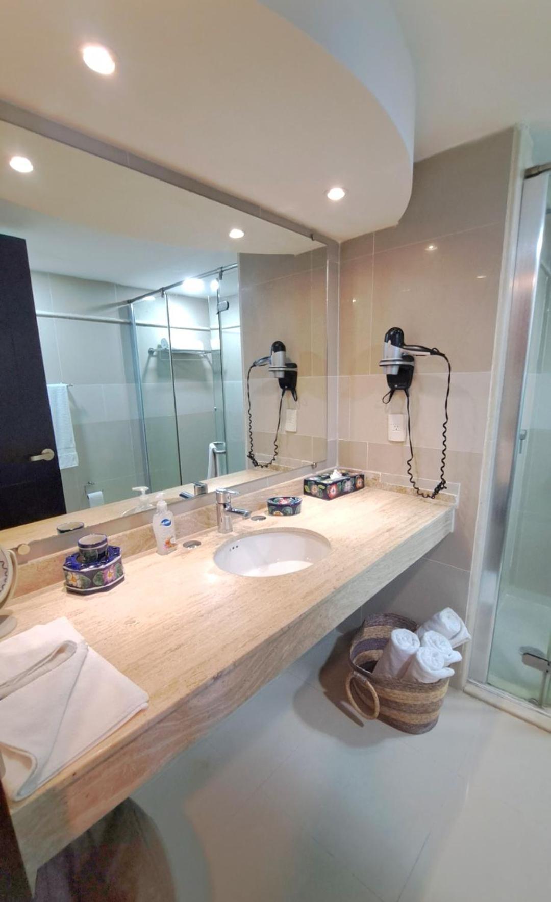 Luxury Ocean Front With Activities & Entertainment Aparthotel