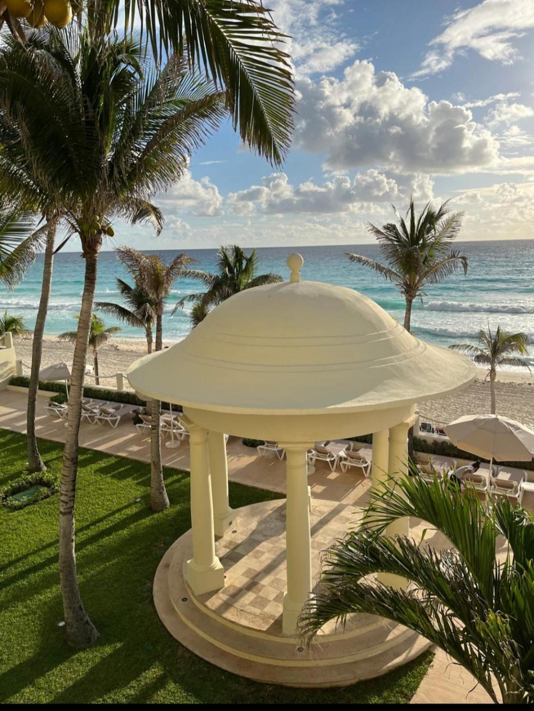 Aparthotel Luxury Ocean Front With Activities & Entertainment Cancun