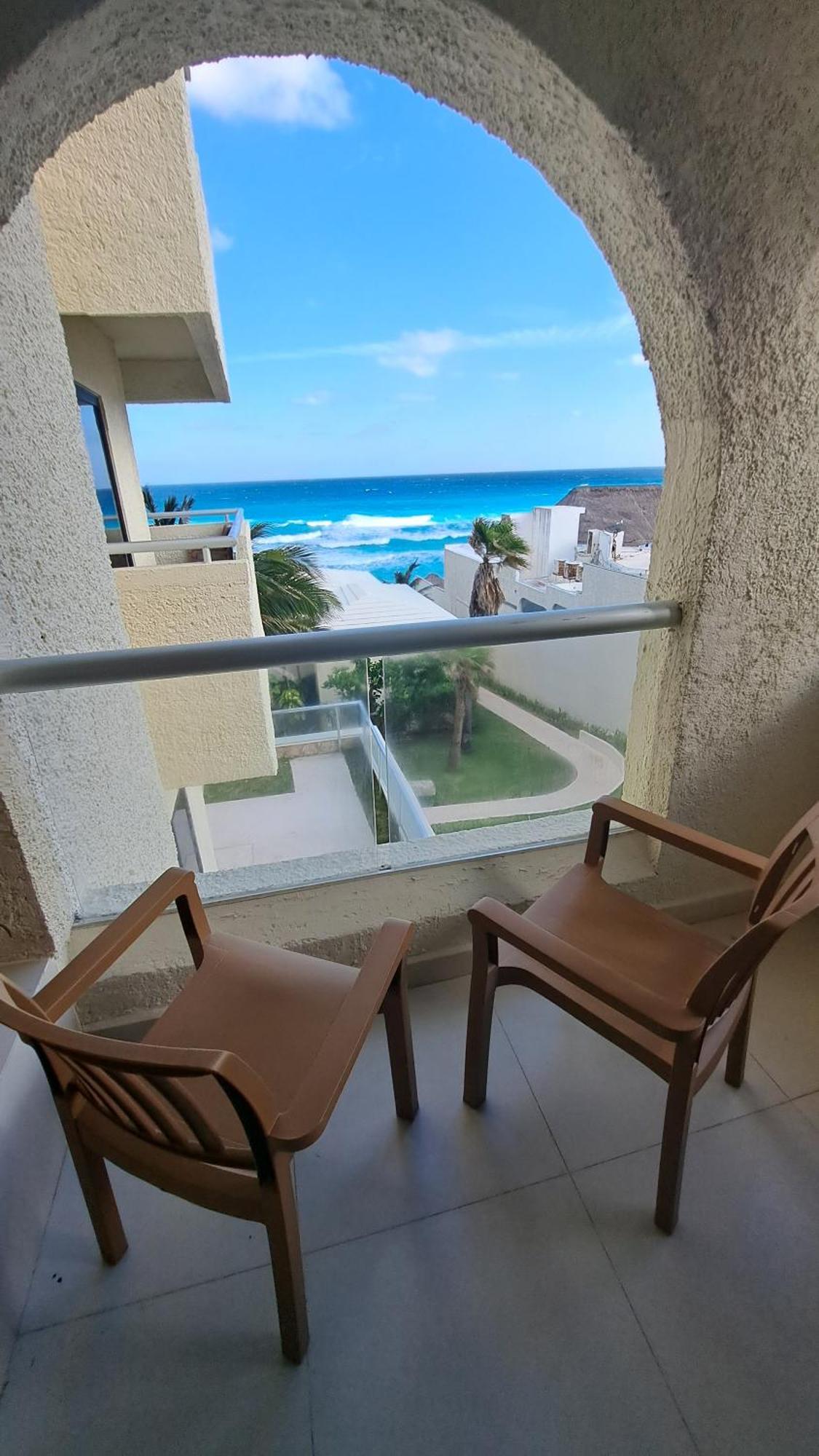 Aparthotel Luxury Ocean Front With Activities & Entertainment *