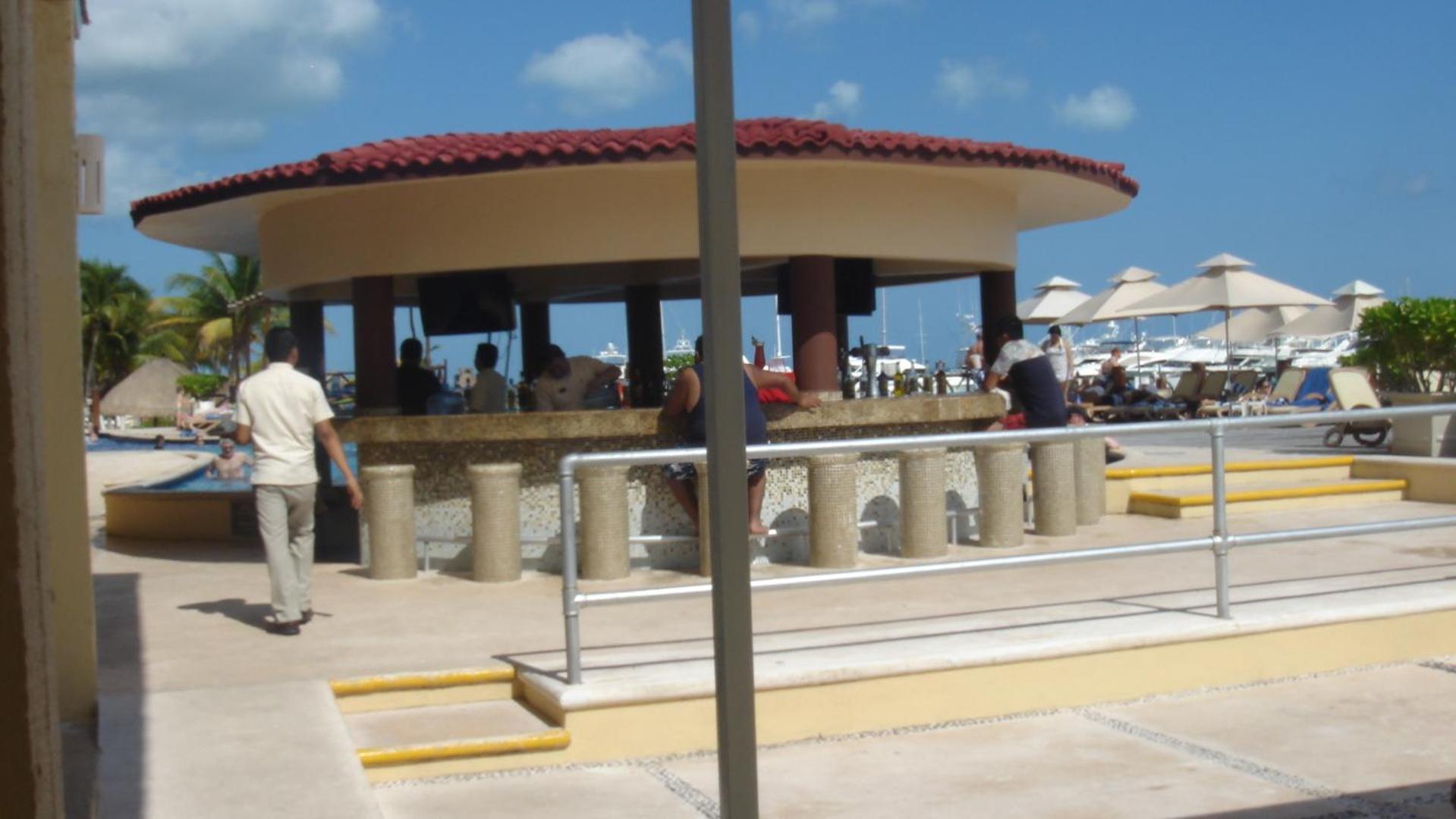 & Cancun
