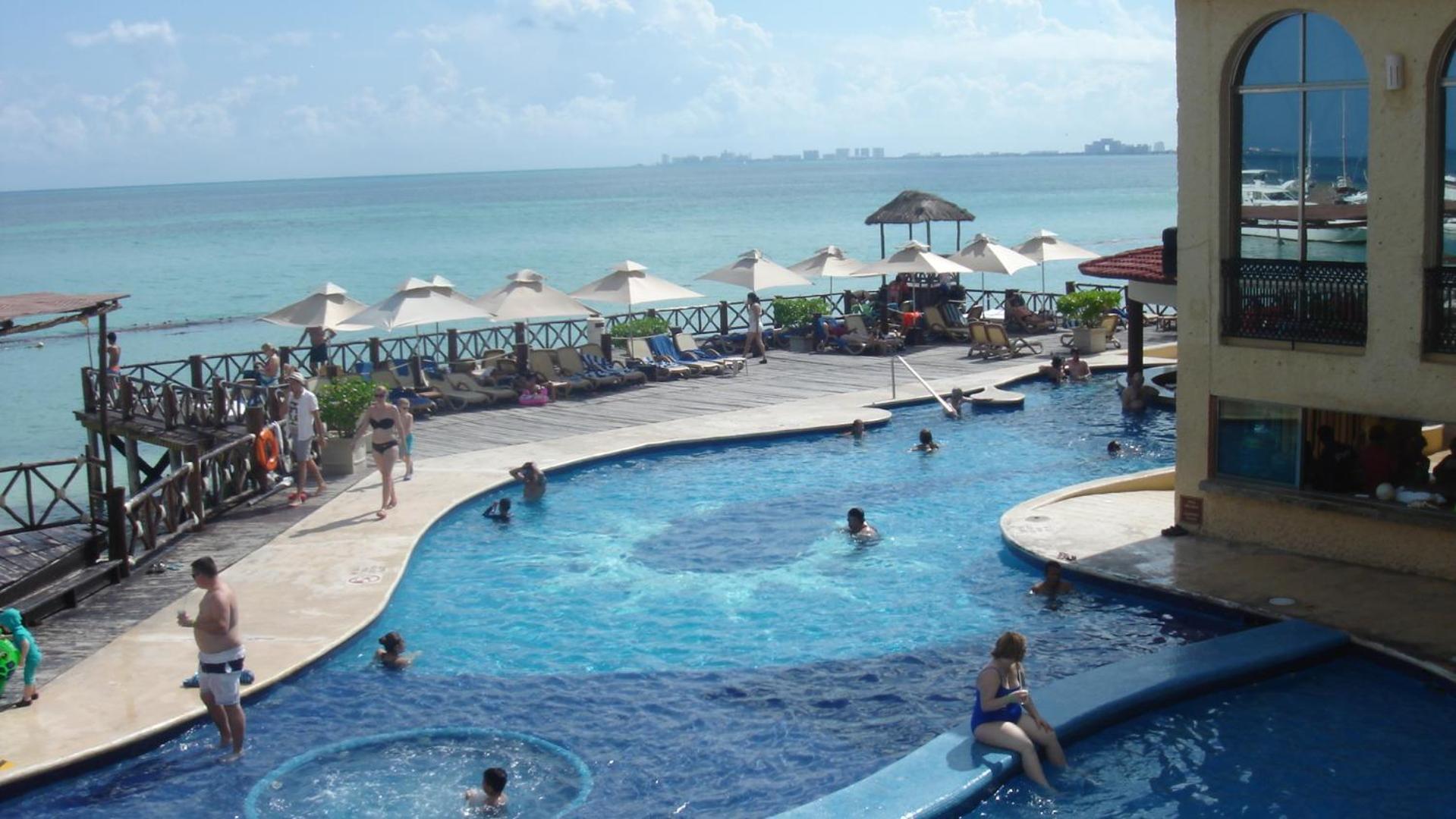 Aparthotel & Cancun