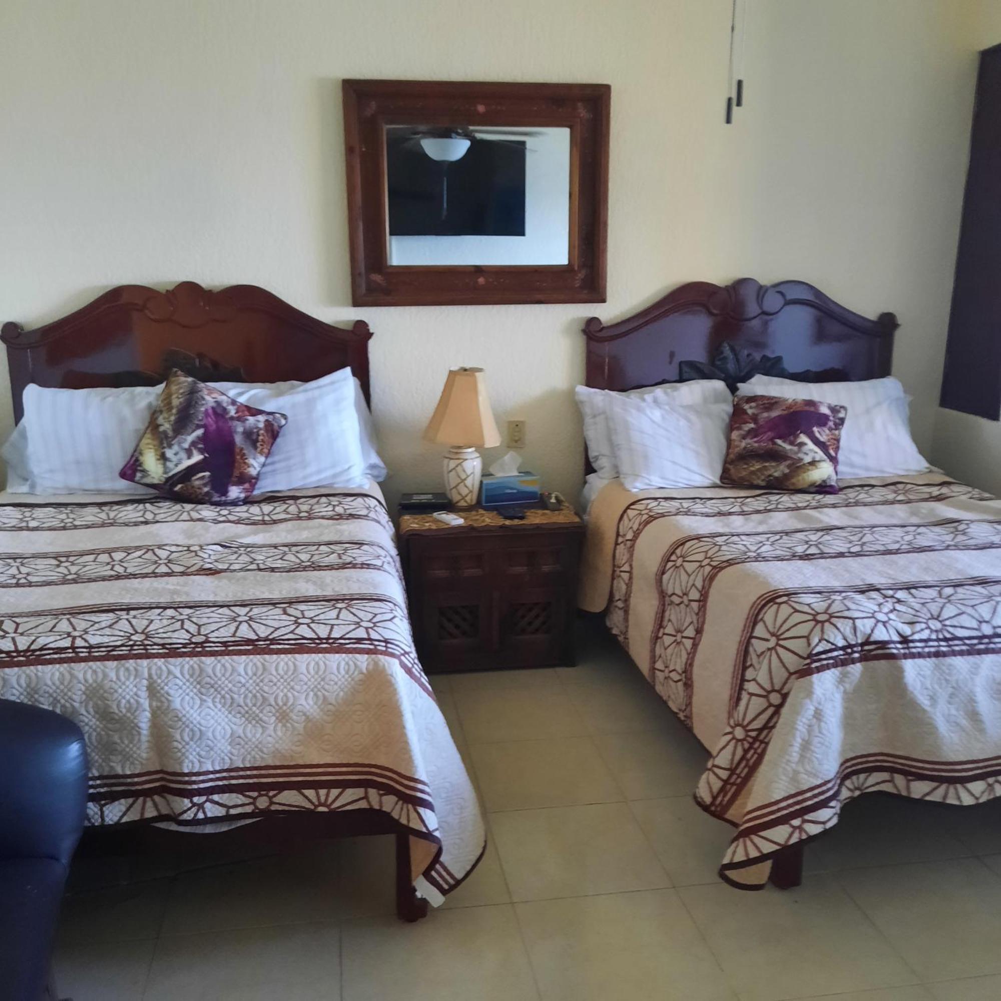 Aparthotel & *