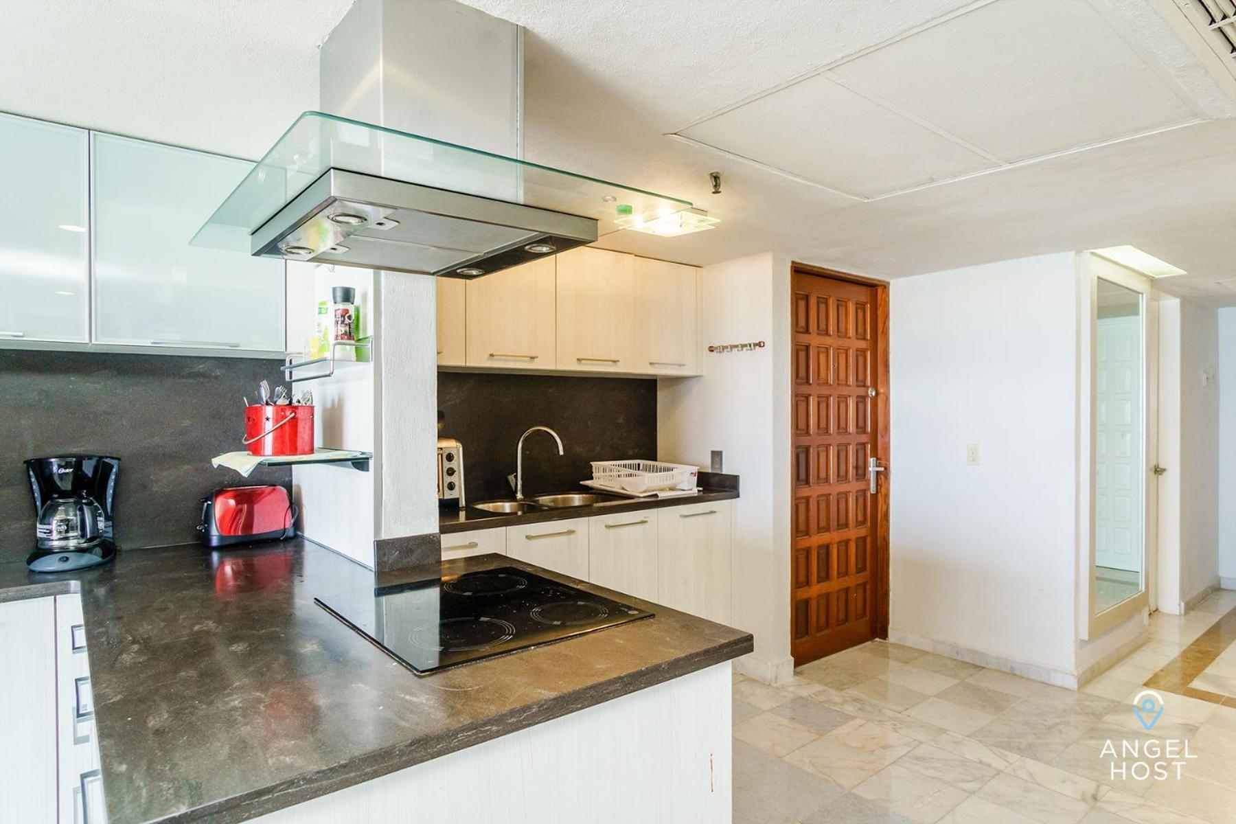 Fabulous Oceanview Access To & Pools