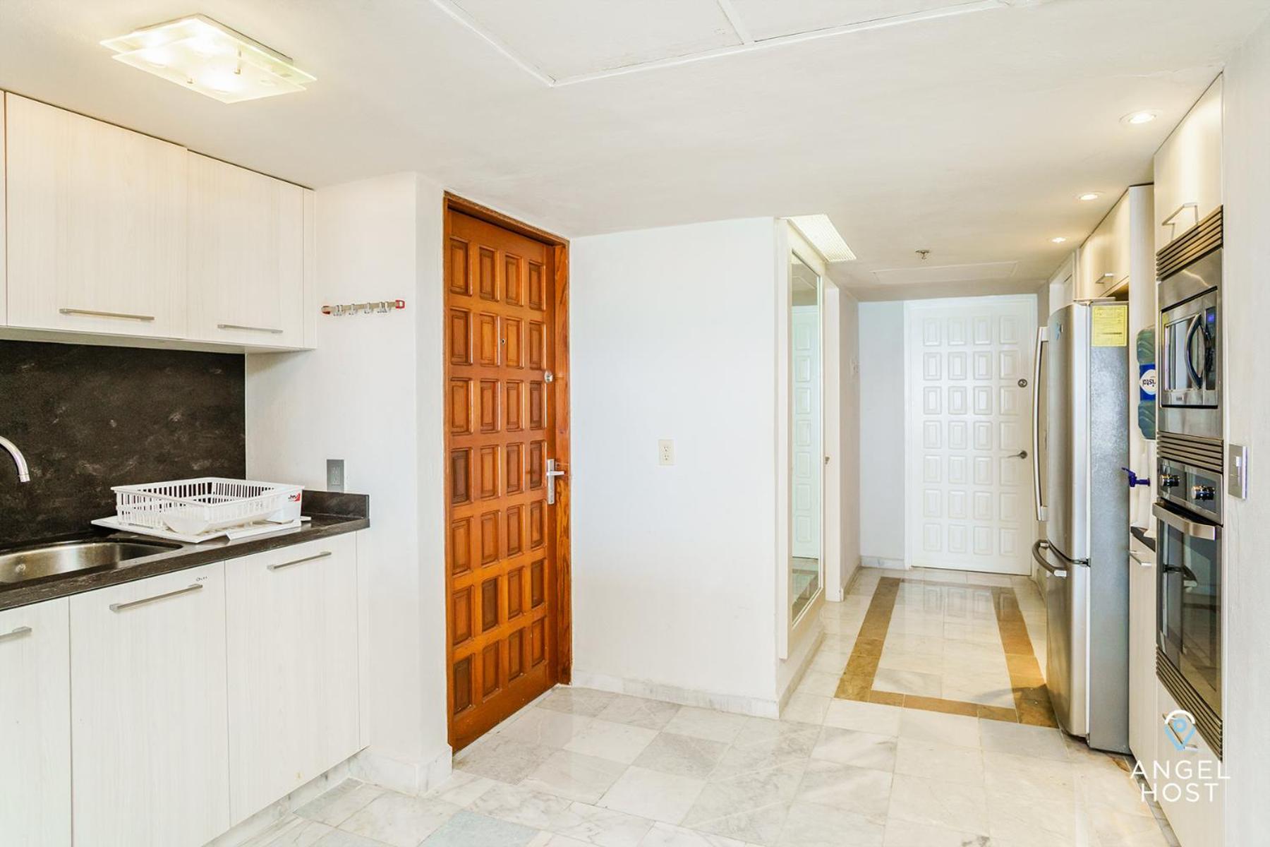 Fabulous Oceanview Access To & Pools Cancun