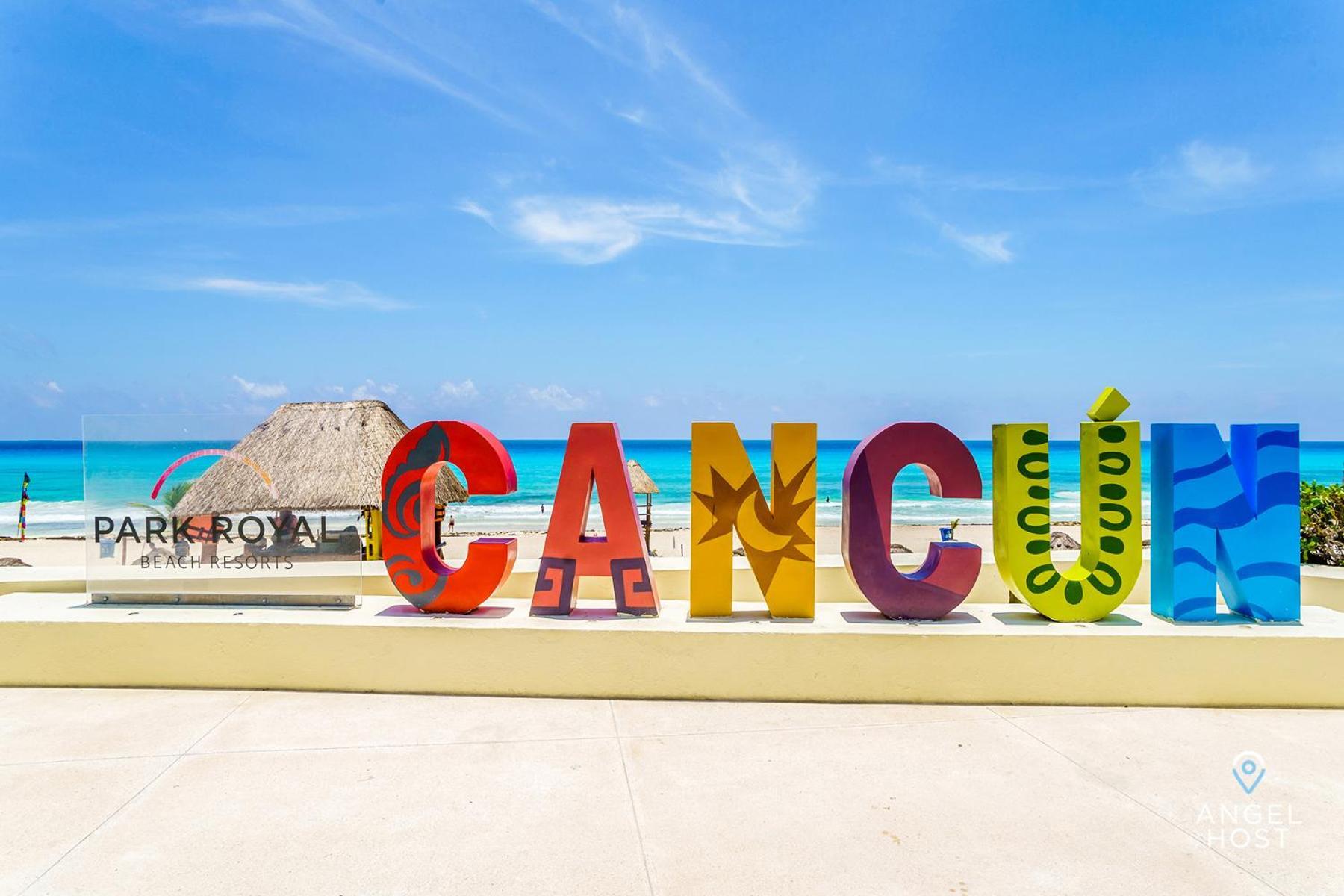 Fabulous Oceanview Access To & Pools Holiday home Cancun