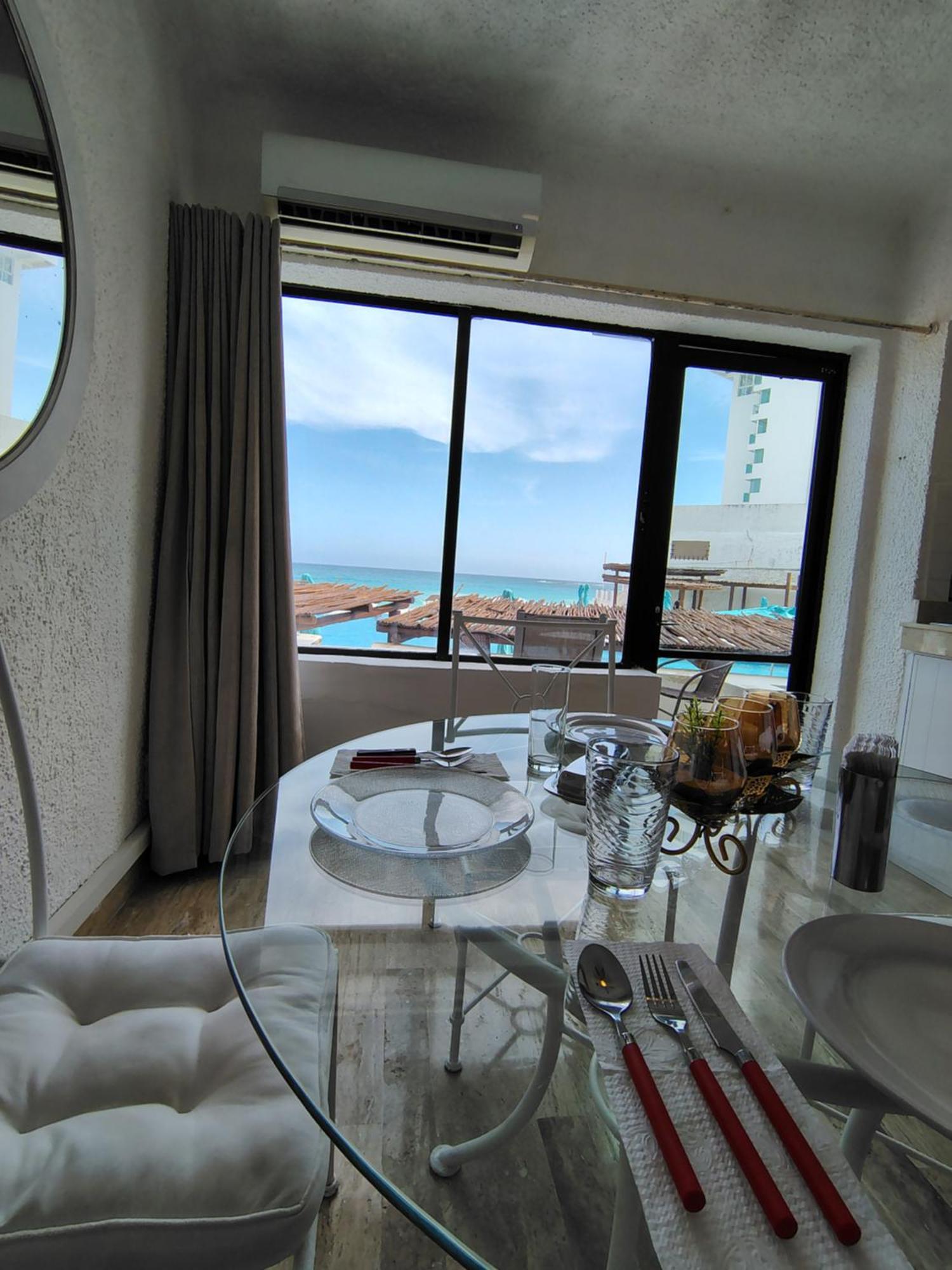 Beachfront With Ocean View Cancun
