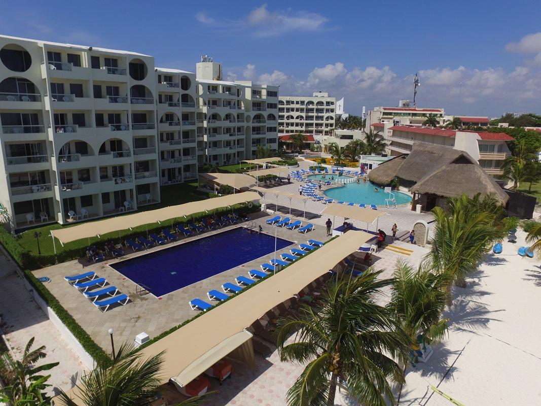 Aquamarina Resort