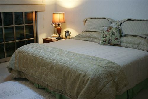 Bed & Breakfast Away From (adults Only)