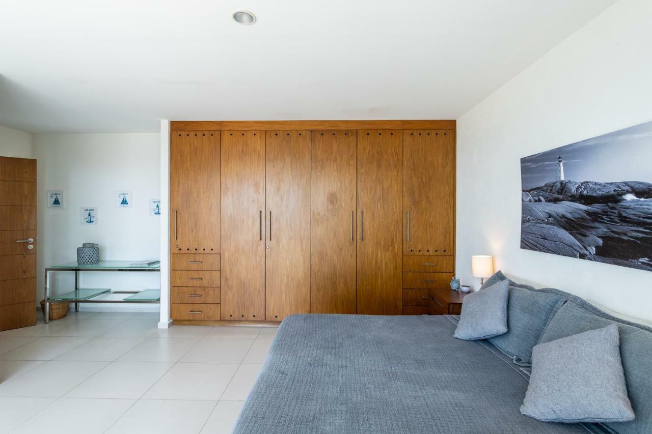 Ocean Beachfront 4 Bdr -amazing Oceanview Apartment