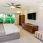 Luxury Beachfront Villa In Cozumel - Cortesstars