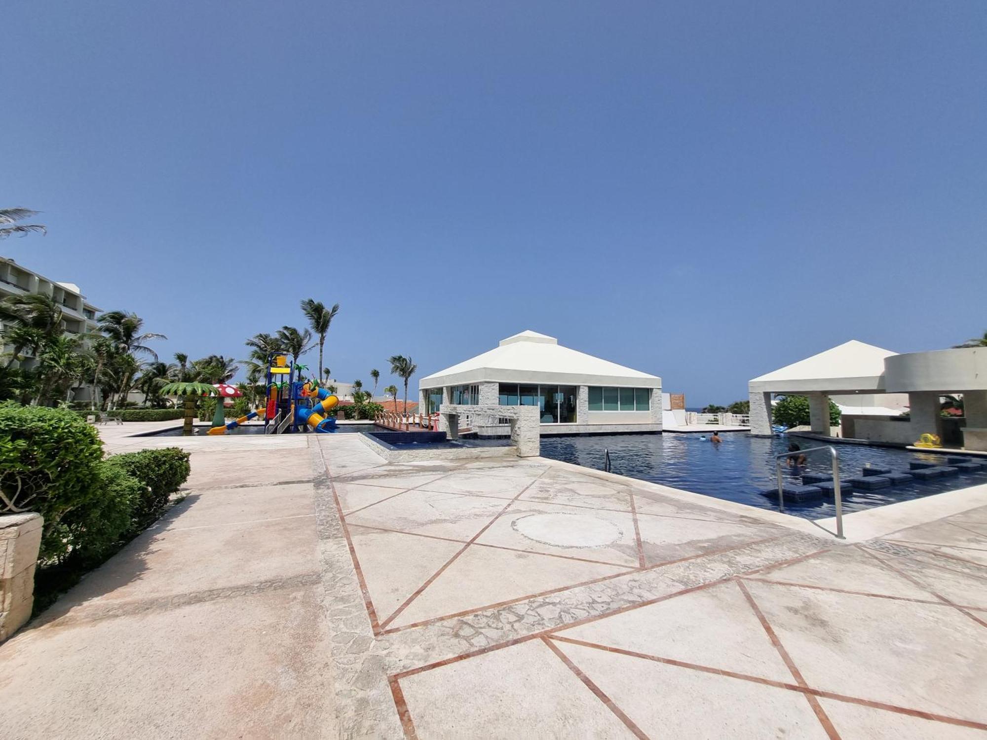 Ocean Front Apartahotel 4*