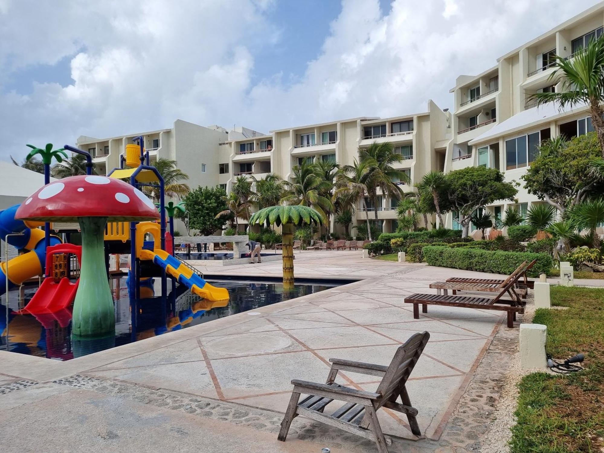 Apartahotel Ocean Front 4*