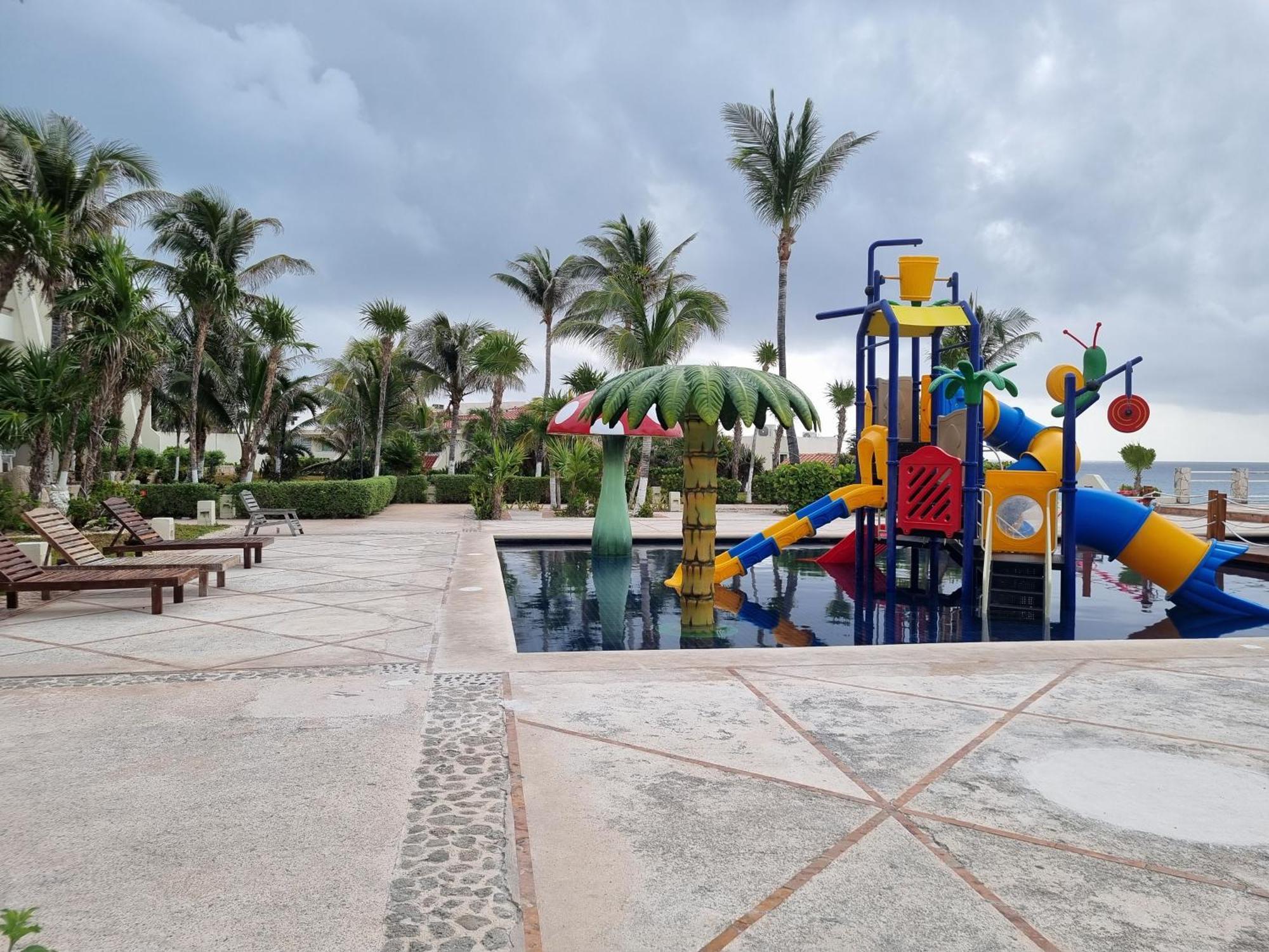 Ocean Front Apartahotel 4*